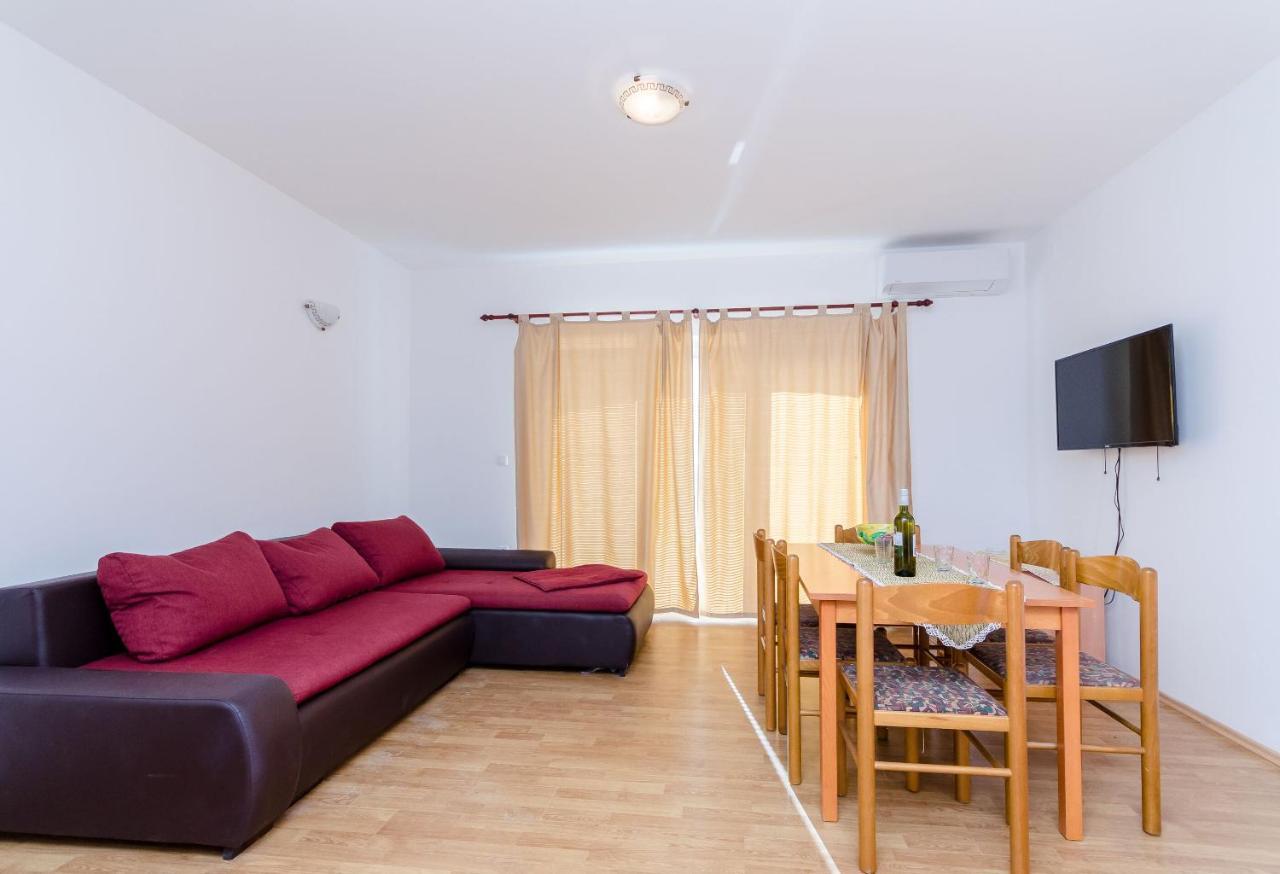 Apartments Alex Lopar Esterno foto