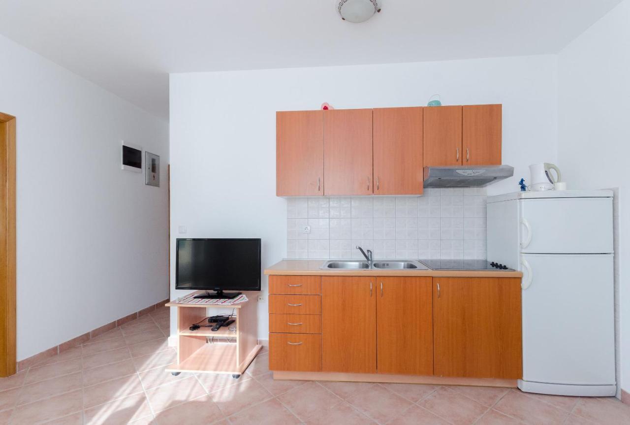 Apartments Alex Lopar Esterno foto
