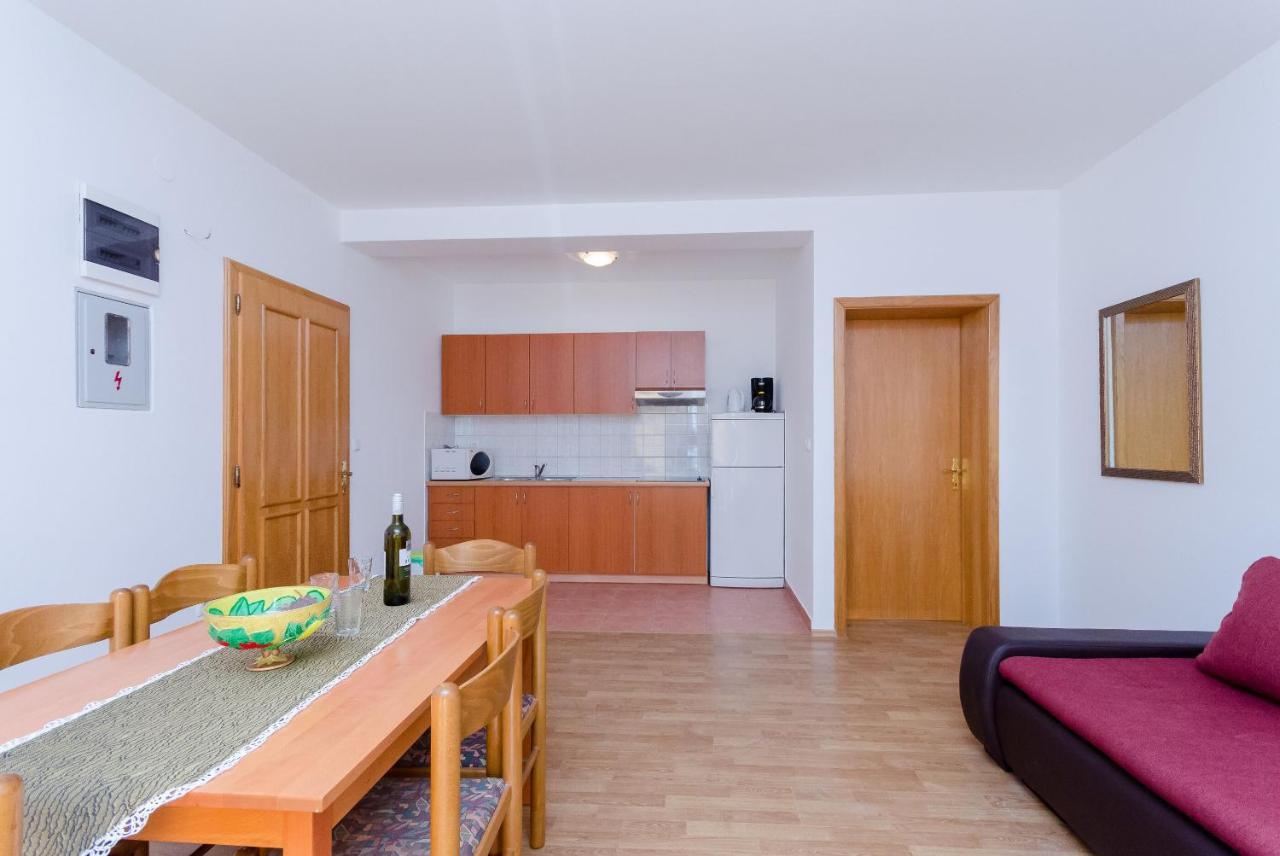 Apartments Alex Lopar Esterno foto